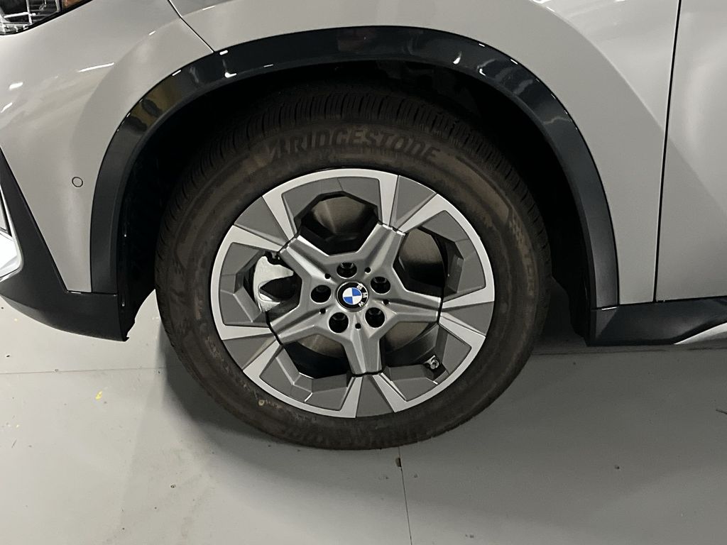 Thumbnail: 2026 BMW X1 - 10