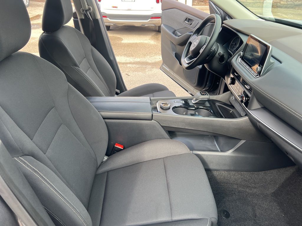 2023 Nissan Rogue S photo