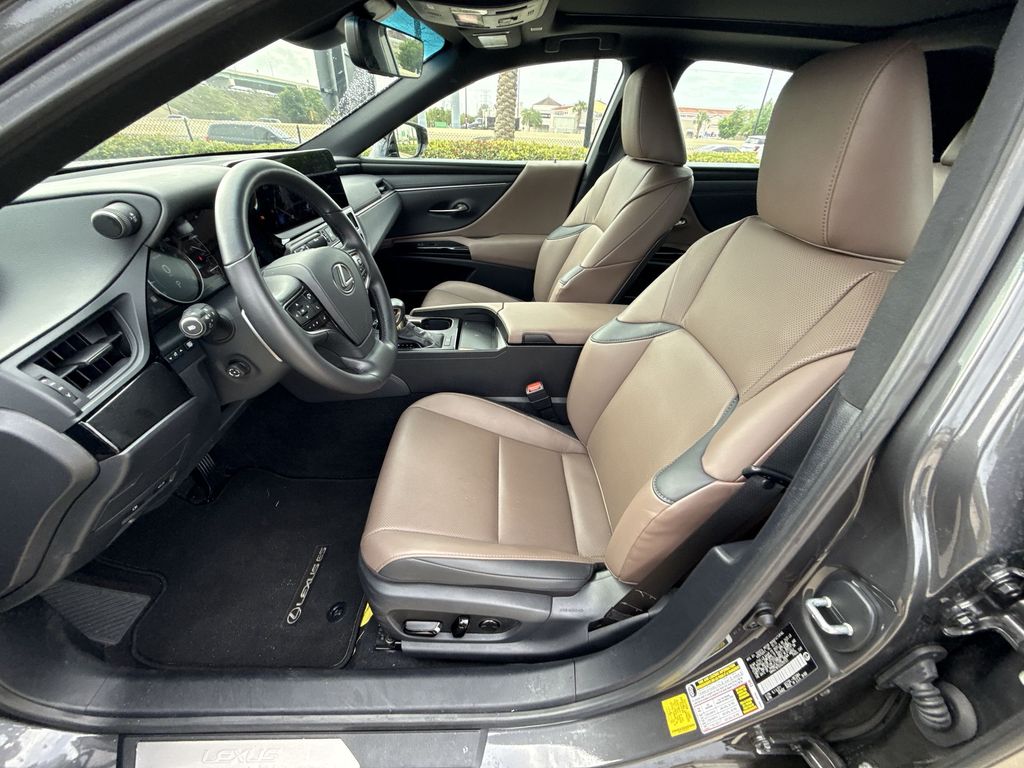 Thumbnail: 2025 Lexus ES - 30