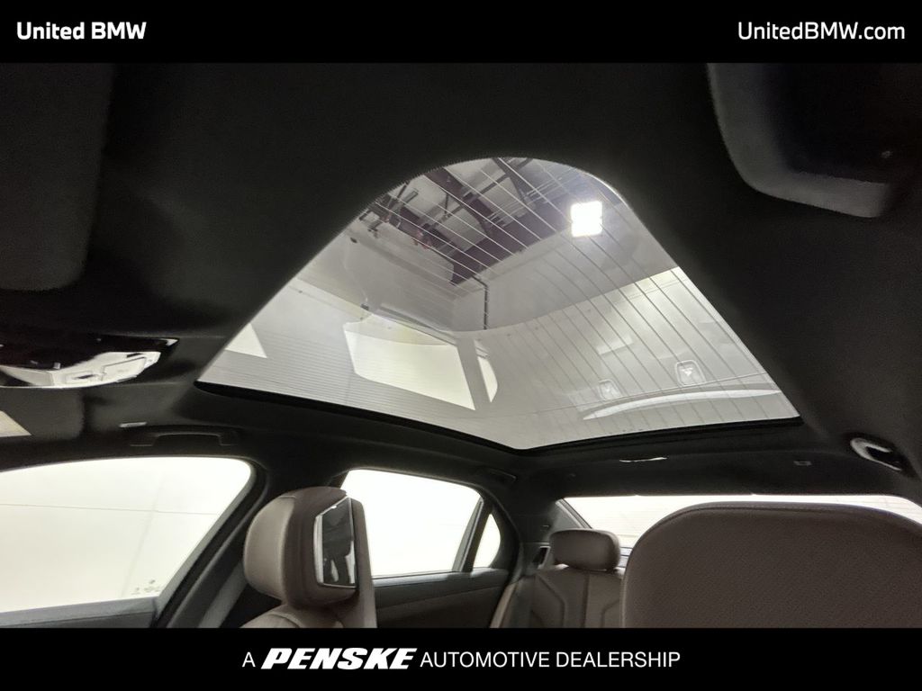 Thumbnail: 2026 BMW 7 Series - 20