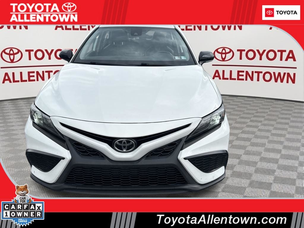 Super White 2021 Toyota Camry Sedan Front-Wheel Drive 8-Speed Automatic