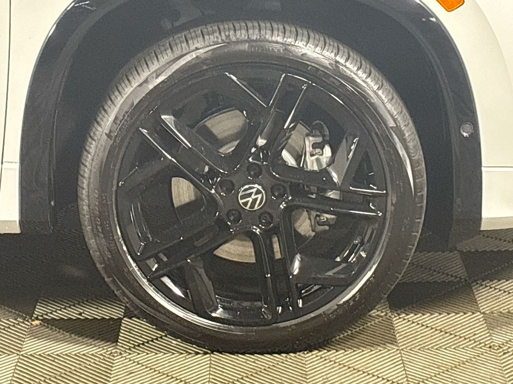 2025 Volkswagen Tiguan 2.0T SE R-Line Black