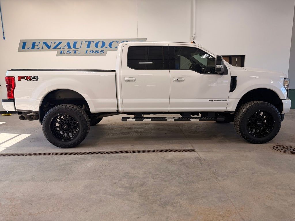 White Platinum Metallic Tri-Coat 2019 Ford F-250 Super Duty Lariat Crew Cab 4WD Pickup Truck Four-Wheel Drive 6-Speed Automatic