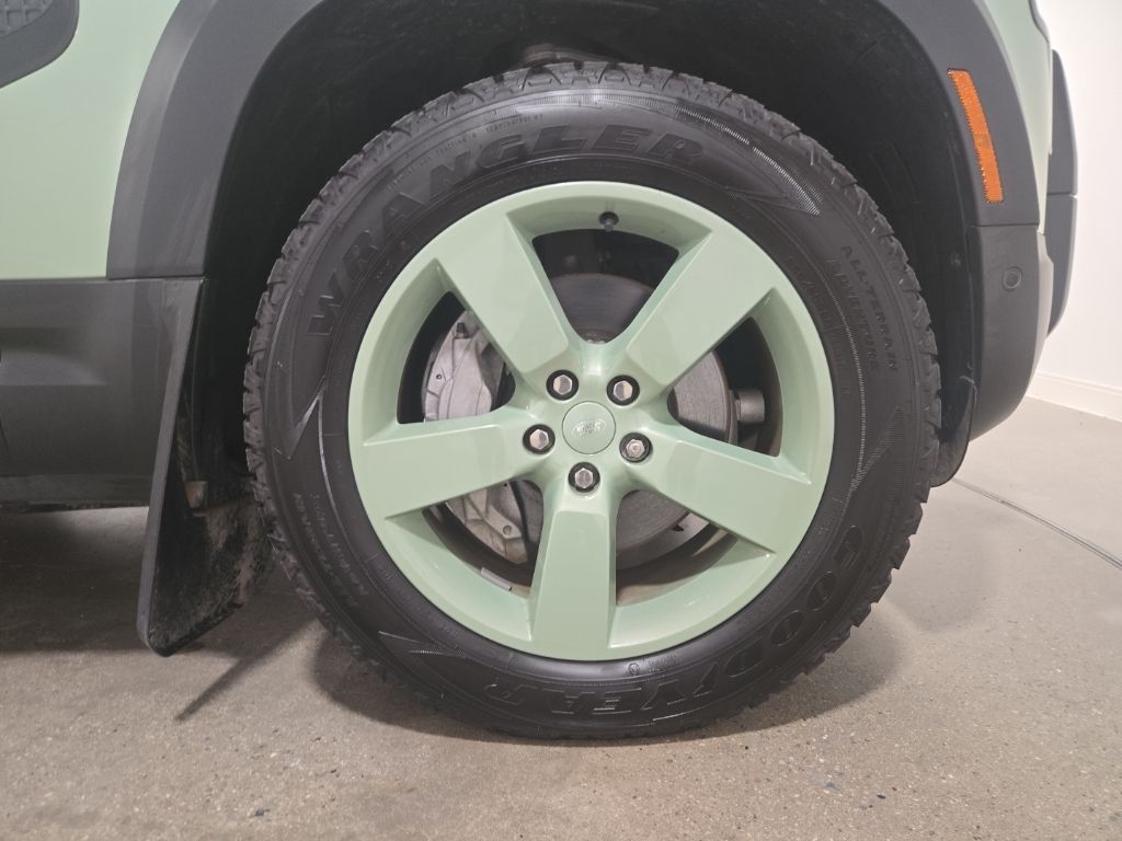Certified Used 2023  Land Rover 75th Edition image 27