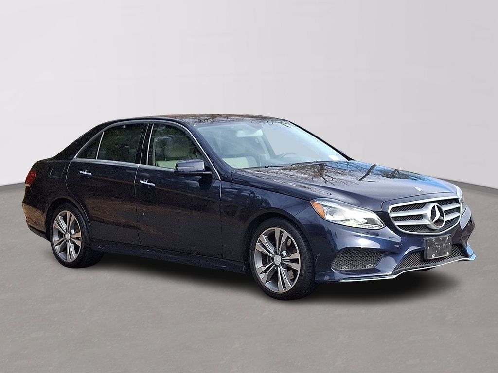 Thumbnail: 2014 Mercedes-Benz E-Class - 3