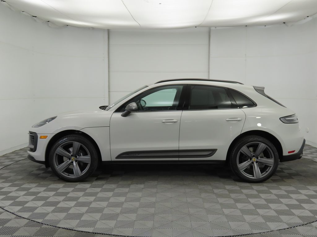 Thumbnail: 2025 Porsche Macan - 2