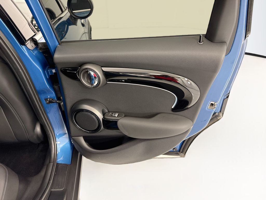 Thumbnail: 2023 MINI Cooper - 30