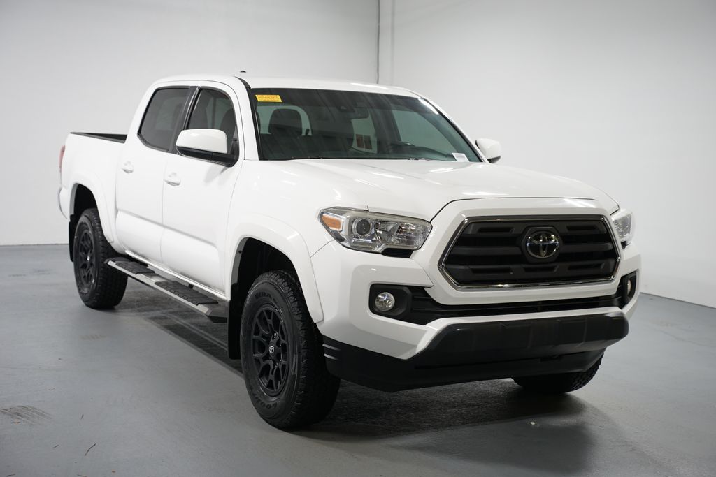 Thumbnail: 2019 Toyota Tacoma - 3