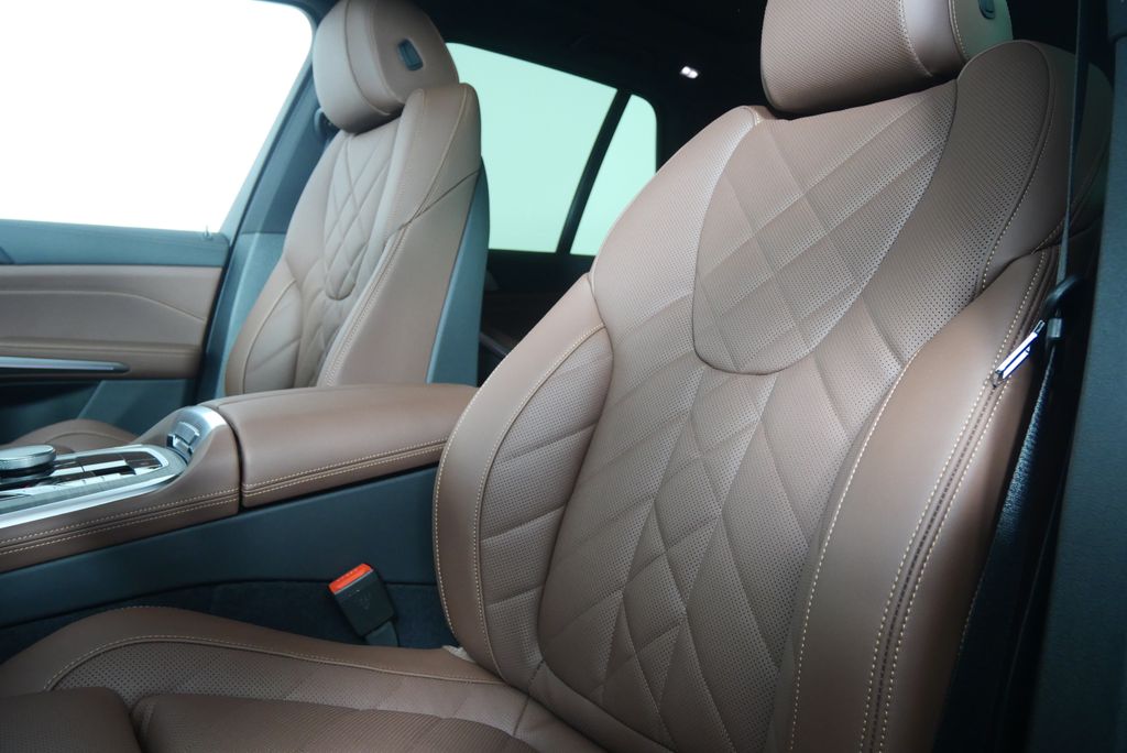 Thumbnail: 2026 BMW X5 - 10