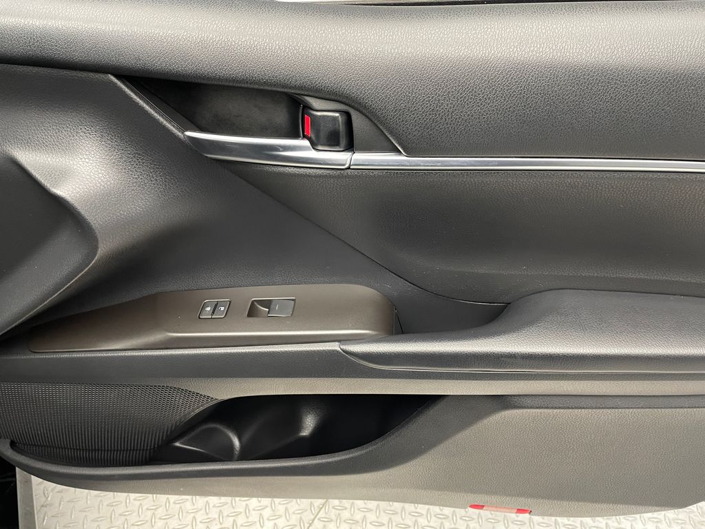 Thumbnail: 2021 Toyota Camry - 15