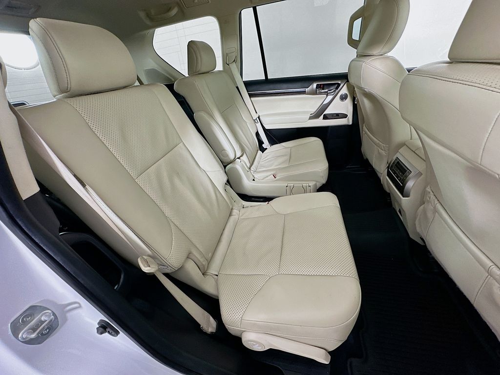 2021 Lexus GX 460 Luxury 28