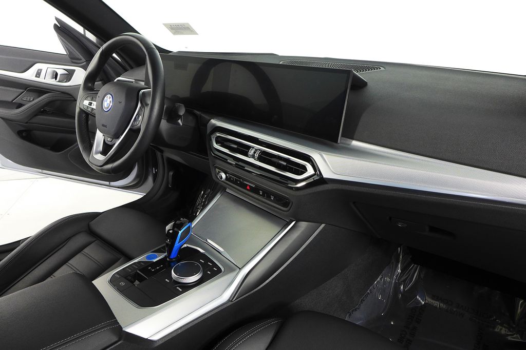 Thumbnail: 2023 BMW i4 - 14