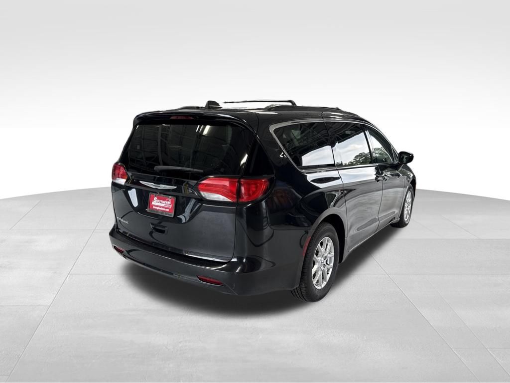 Used 2021 Black Chrysler LXI image 5