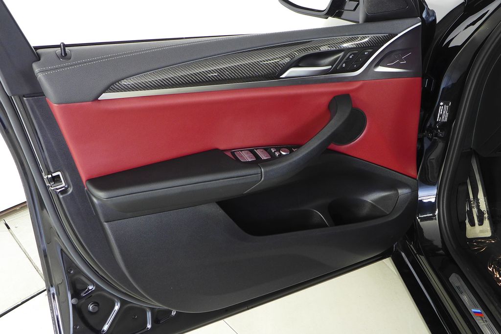 Thumbnail: 2023 BMW X4 - 11