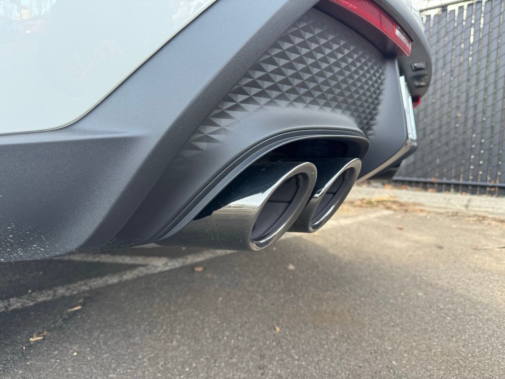 2025 Porsche Macan  7