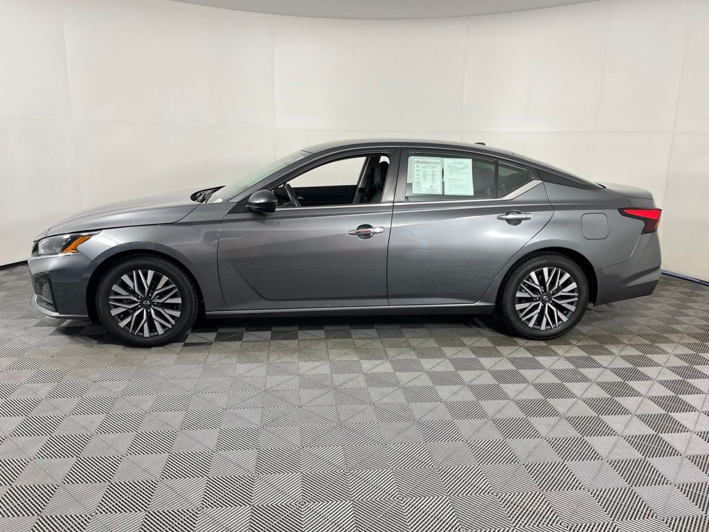 Thumbnail: 2024 Nissan Altima - 2