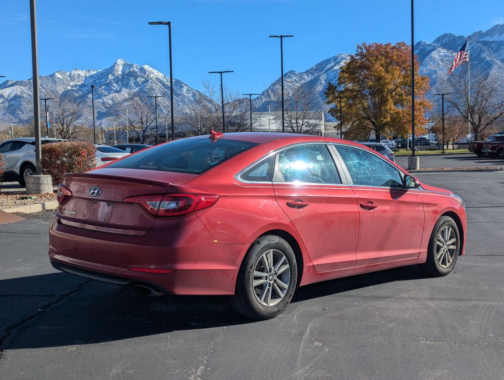 2017 Hyundai Sonata Base 4