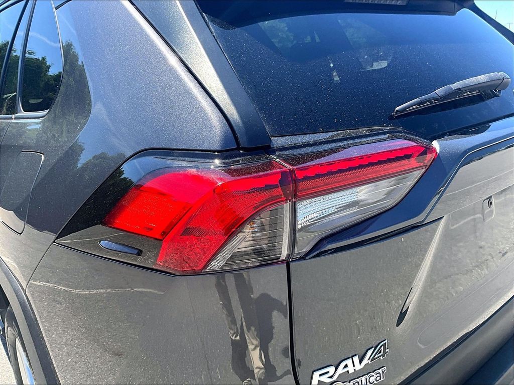 2021 Toyota RAV4 — photo 34