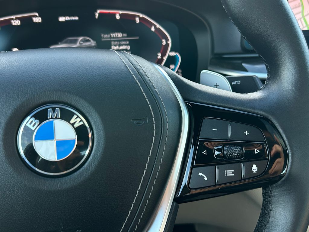 2021 BMW 5 Series 530e iPerformance 21