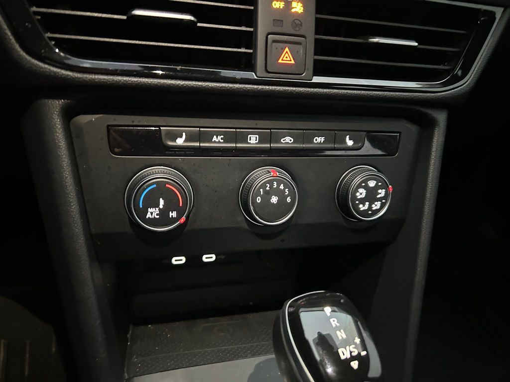 Thumbnail: 2022 Volkswagen Taos - 26