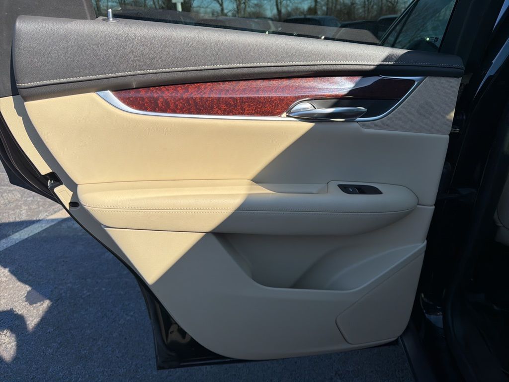 Thumbnail: 2019 Cadillac XT5 - 21