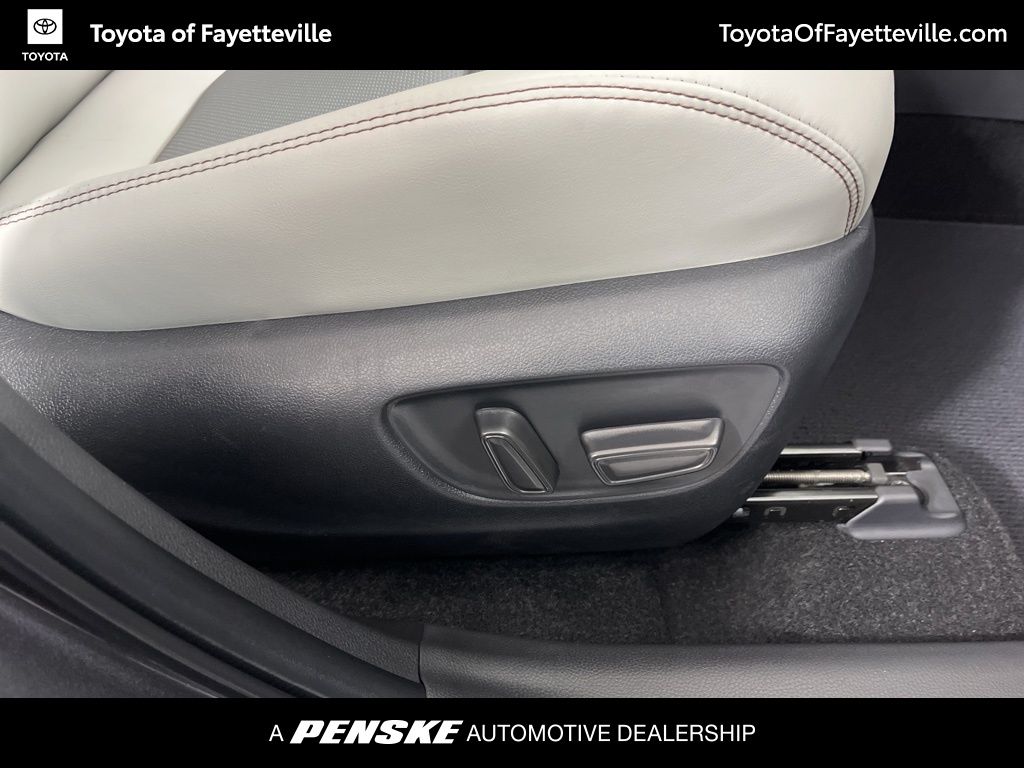 Thumbnail: 2025 Toyota RAV4 - 9