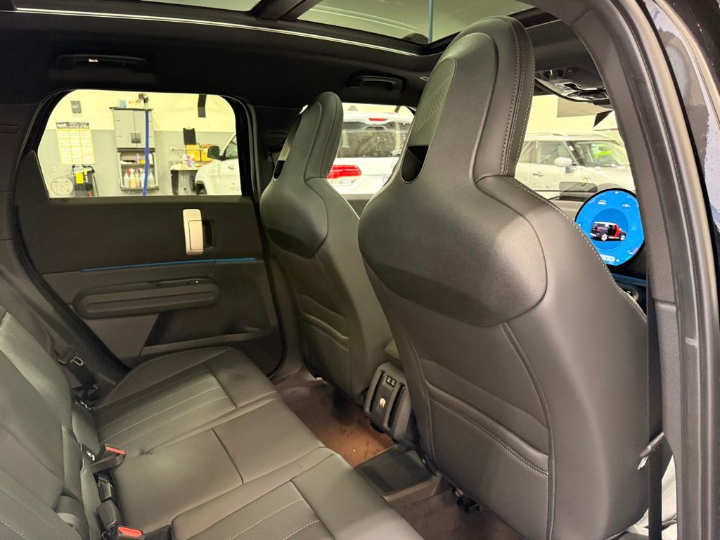 Thumbnail: 2027 MINI Cooper Countryman - 25