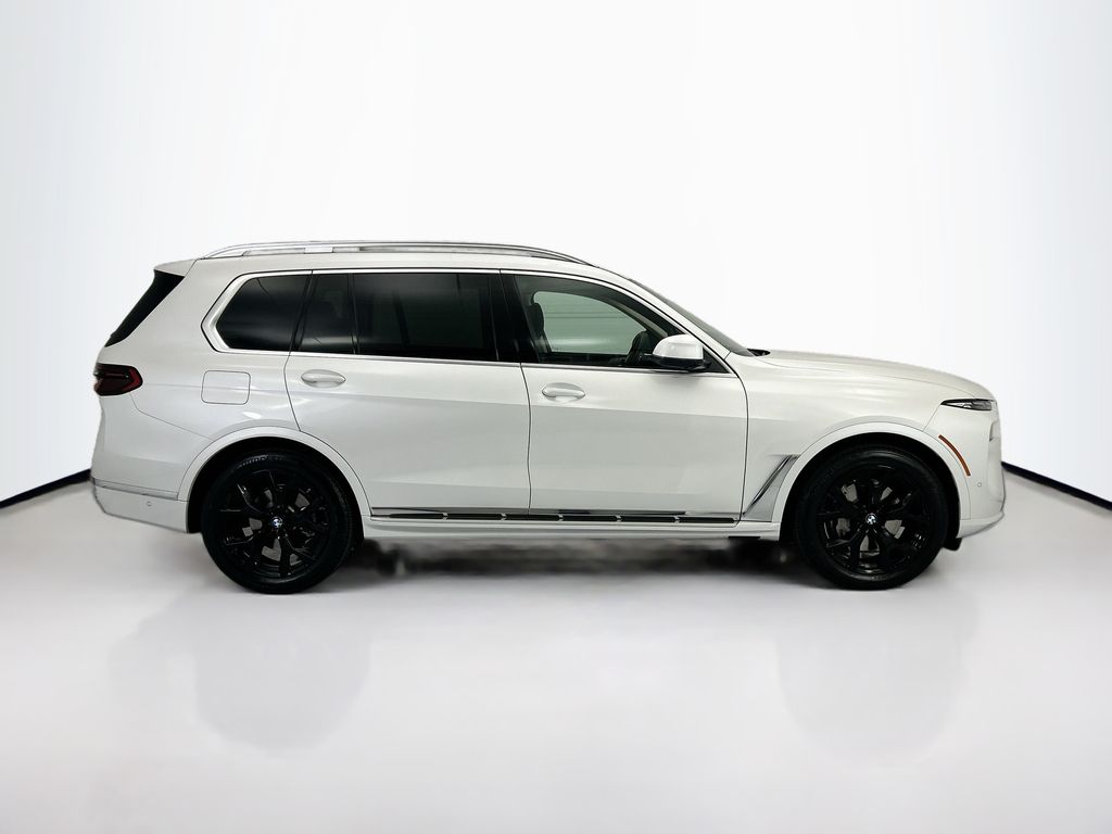 Thumbnail: 2026 BMW X7 - 4