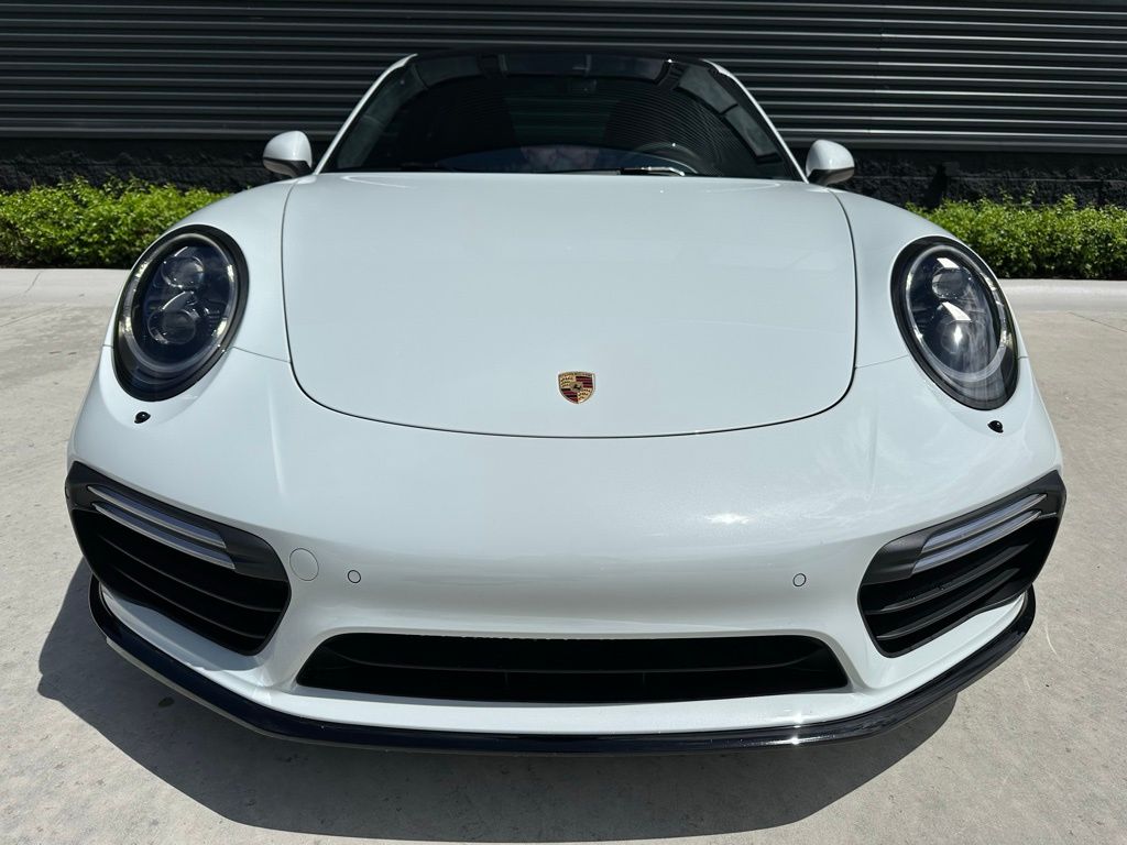 Thumbnail: 2017 Porsche 911 - 7