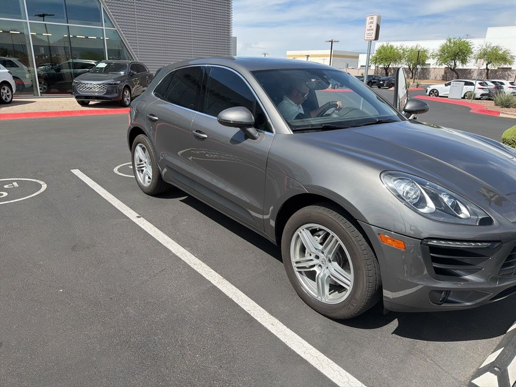 Thumbnail: 2015 Porsche Macan - 3