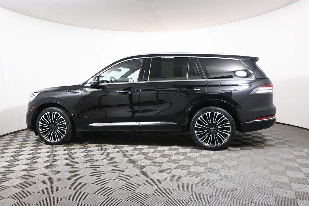 Thumbnail: 2023 Lincoln Aviator - 2