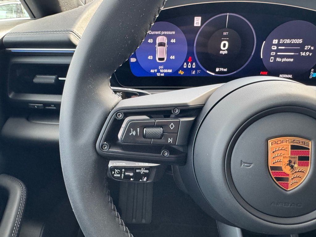 2025 Porsche Macan T 22