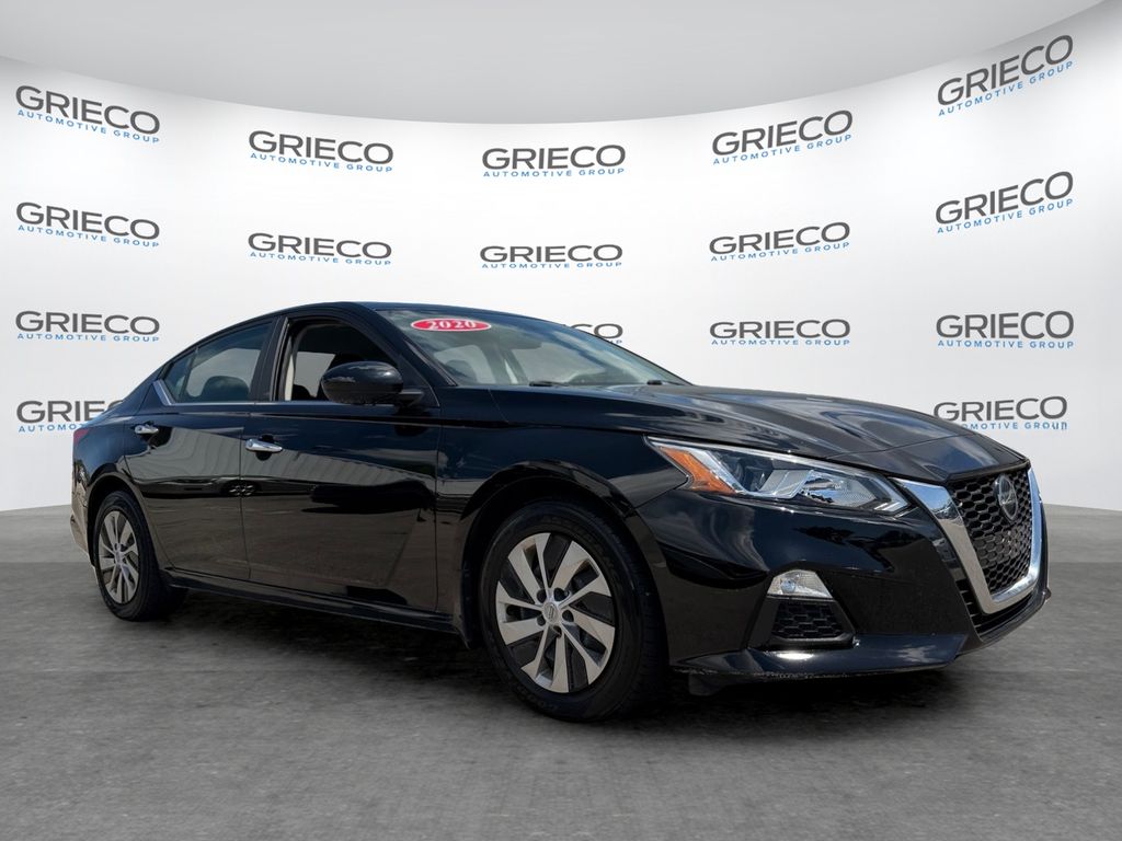 Super Black Clearcoat 2020 Nissan Altima Sedan Front-Wheel Drive Continuously Variable Transmission
