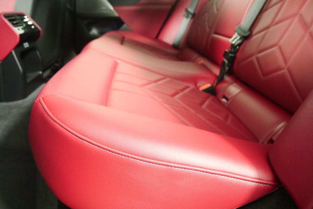 Thumbnail: 2025 BMW 5 Series - 14