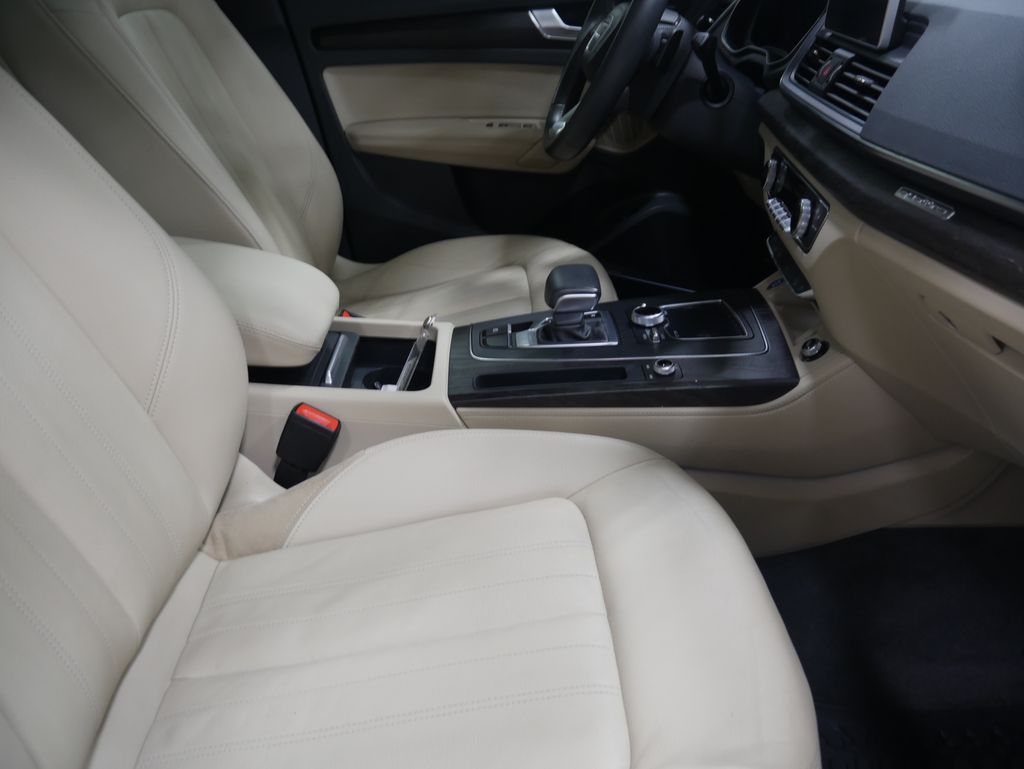 Thumbnail: 2020 Audi Q5 - 28