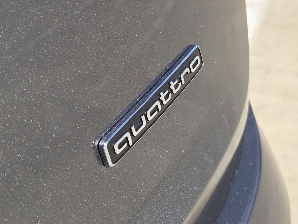 new 2026 Audi Q7 car, priced at $78,410