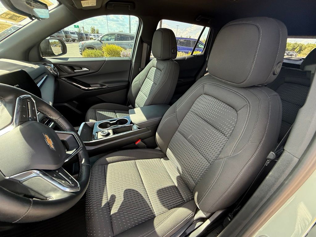 Thumbnail: 2026 Chevrolet Equinox - 10
