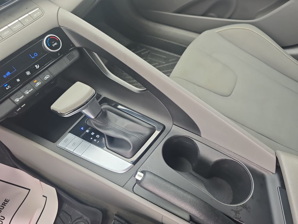 Used 2024 Hyundai Elantra Sedan