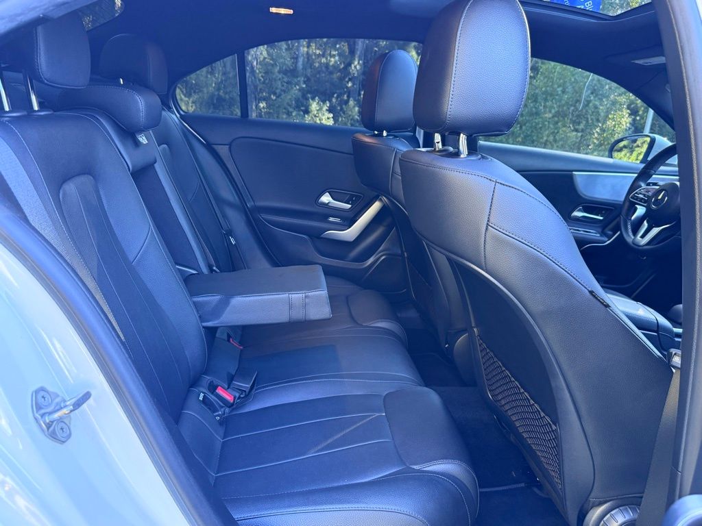 2022 Mercedes-Benz A 220 