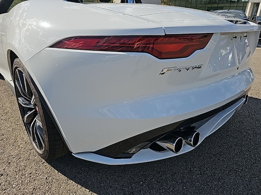 2021 Jaguar F-TYPE R 17