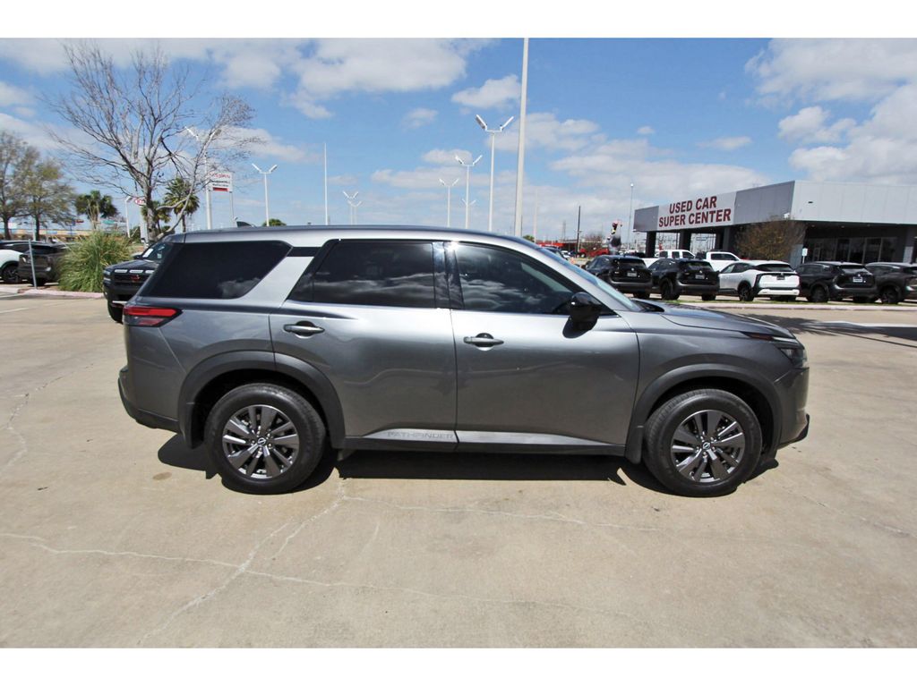 2023 Nissan Pathfinder S - 4