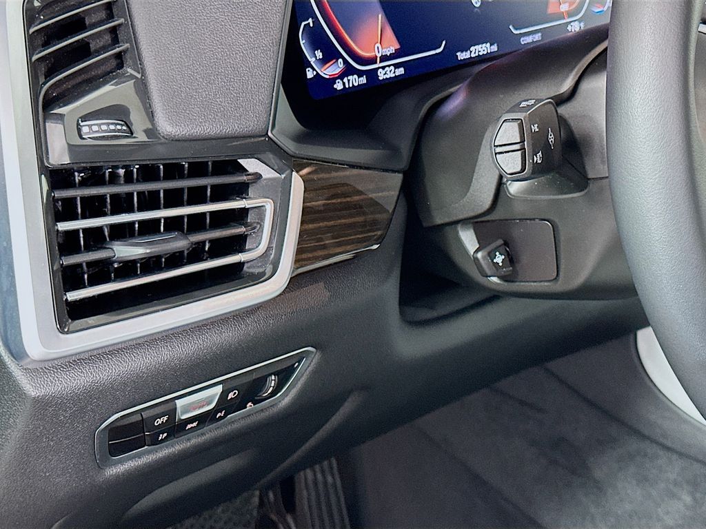 Thumbnail: 2023 BMW X5 - 9