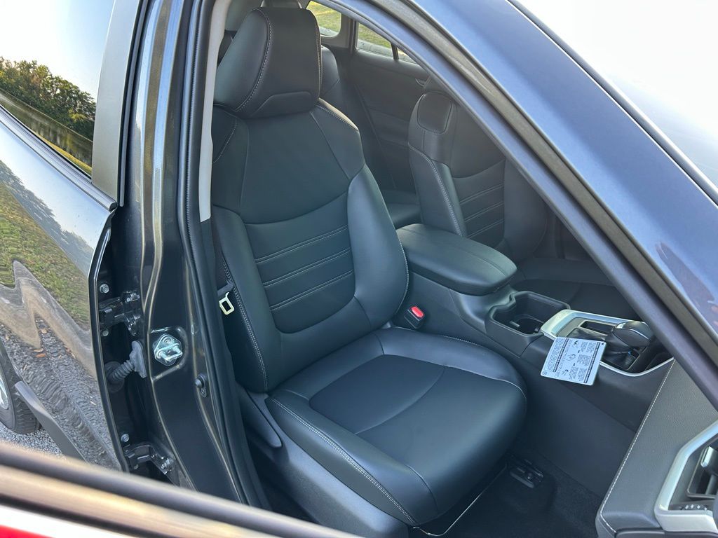 2024 Toyota RAV4 XLE Premium 15