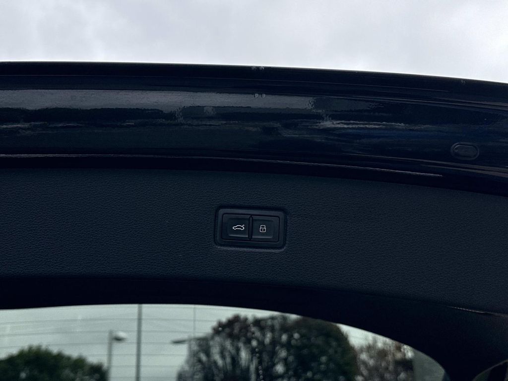 Thumbnail: 2022 Audi Q7 - 29