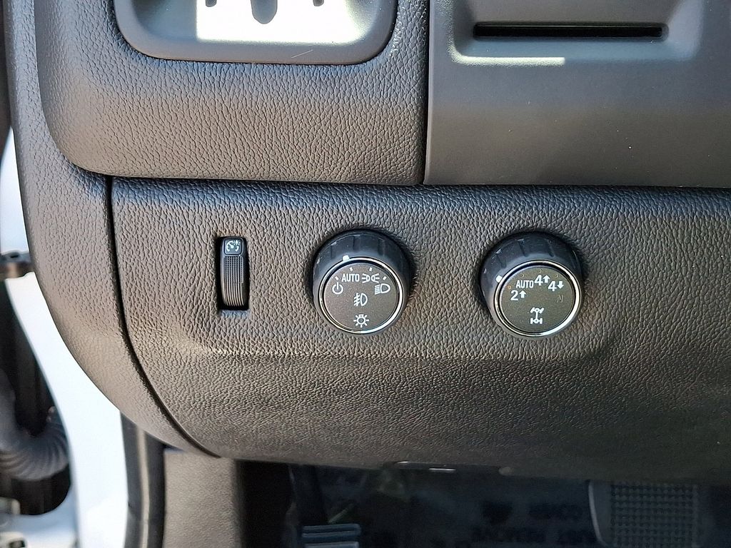 Thumbnail: 2021 Chevrolet Colorado - 23
