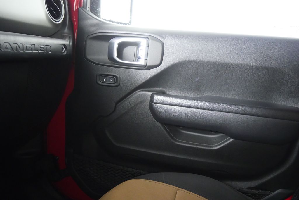 Thumbnail: 2021 Jeep Wrangler - 28