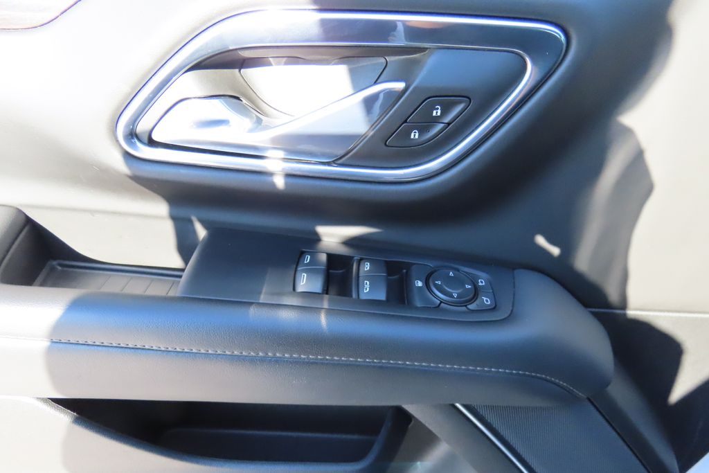 Thumbnail: 2023 Chevrolet Suburban - 22