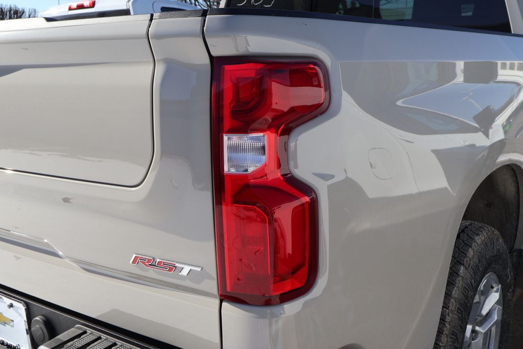 Thumbnail: 2026 Chevrolet Silverado 1500 - 6