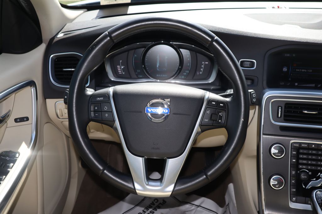 2015 Volvo V60 T5 10