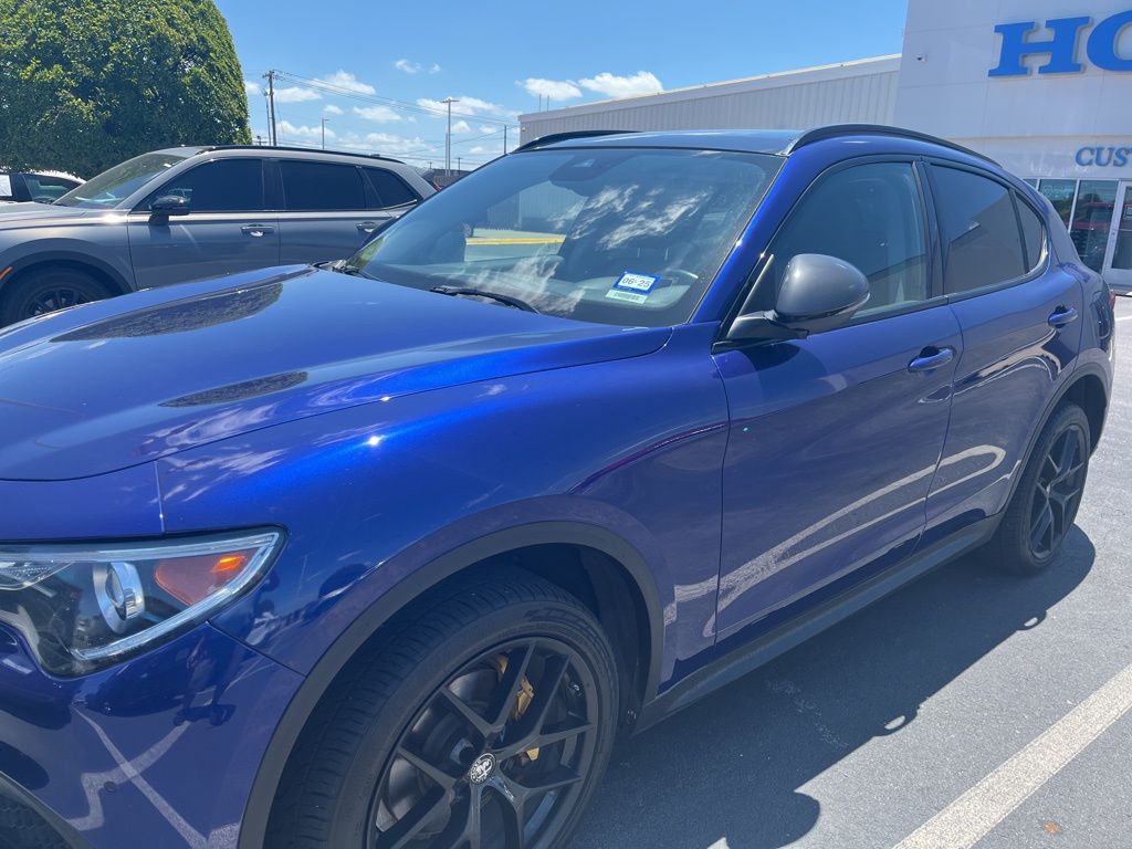 Thumbnail: 2020 Alfa Romeo Stelvio - 6